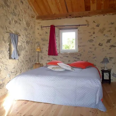 فندق مبيت وإفطار Du Domaine De Bombes 3*