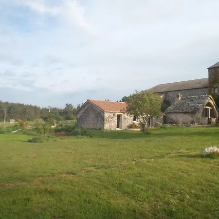 Du Domaine De Bombes Отель типа 