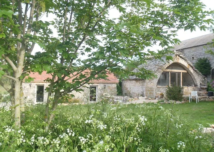 Du Domaine De Bombes Bed & Breakfast