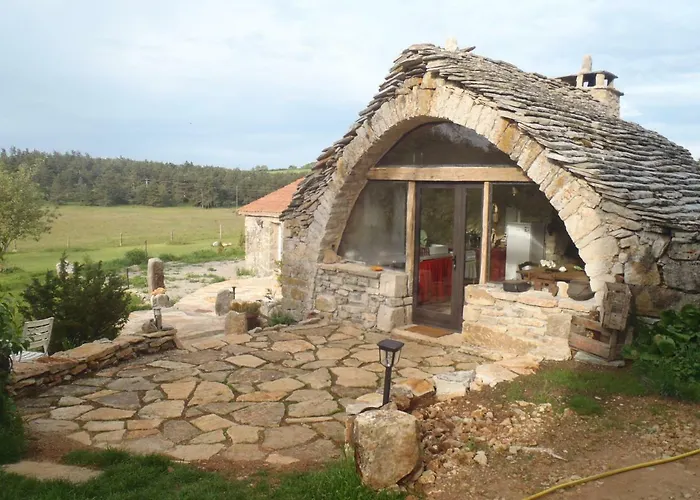 Du Domaine De Bombes Bed & Breakfast 3*